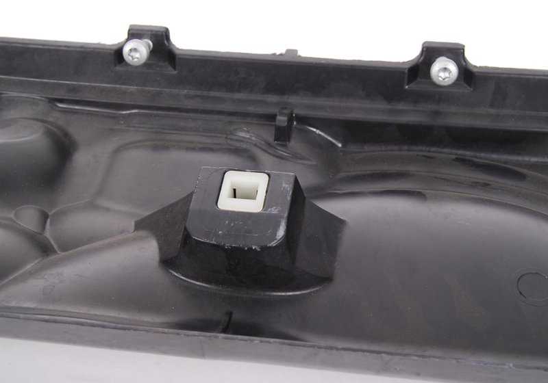 Caja microfiltro OEM 64318370066 para BMW Serie 3 E46 (316i, 318i, 320i, 325i, 330i… y más). Original BMW.