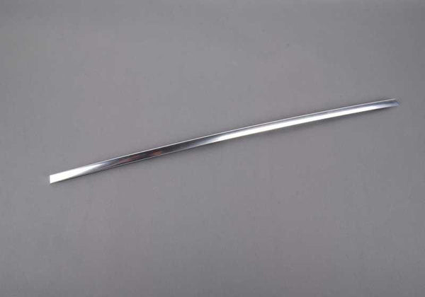 Embellecedor cromado marco superior ventana puerta trasera izquierda OEM 51357174389 para BMW E70, E70N. Original BMW.