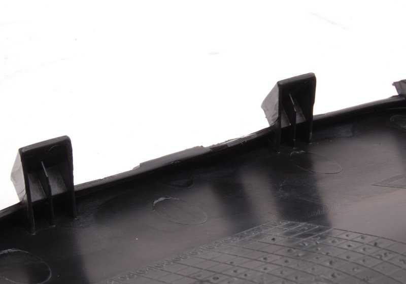 Couverture droite OEM 5112824440 pour BMW X5 (E53) 3.0d (2001-2006). BMW d'origine.