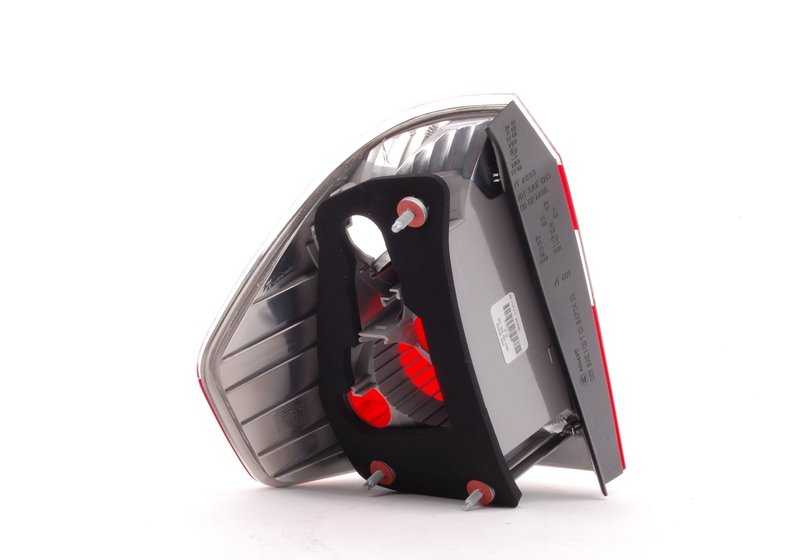 White right pilot Oem 63213404104 for BMW X3 E83 (2.5i and 3.0i) 2003-2006. Original BMW spare.