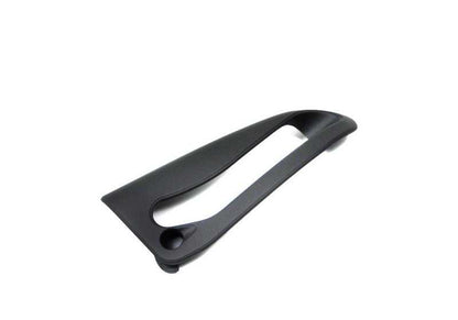 Embellecedor salida cinturón izquierdo OEM 51438176283 para BMW E36. Pieza original BMW.