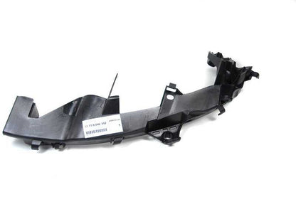 Soporte derecho del faro OEM 51118040552 para BMW E90, E92, E93 (M3). Compatible con versiones PM91, PM92, VA91, VA92, KG91, KG92, WD91, WD92, DX91, DX92. Original BMW.