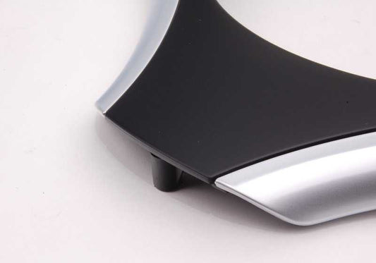 Embelledor volante negro/cromado perlado OEM 32306850540 para BMW E81, E82, E87, E88, E90, E91, E84. Original BMW.