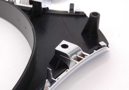 Embelledor volante negro/cromado perlado OEM 32306850540 para BMW E81, E82, E87, E88, E90, E91, E84. Original BMW.