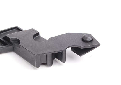 Guía deslizante izquierda OEM 52107119629 para BMW E60, E60N, E61, E61N. Pieza original BMW para asiento delantero con regulación eléctrica.