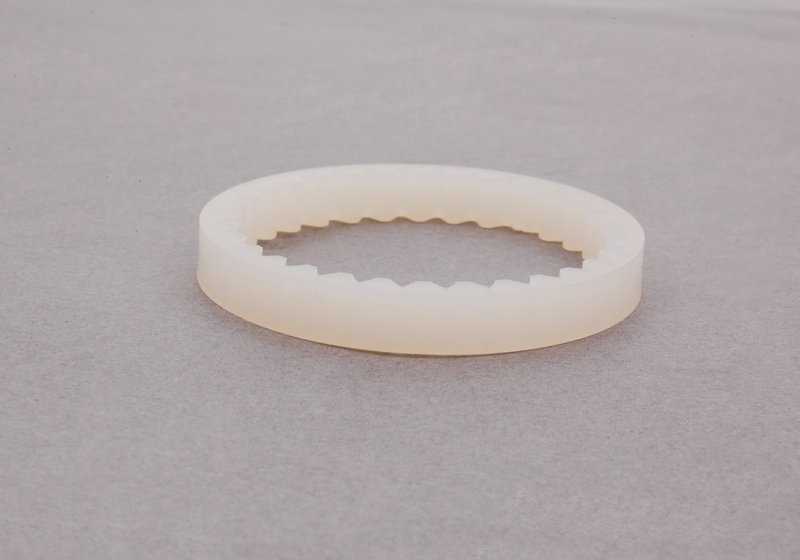 Anel de amortecimento para BMW E81, E82, E87N, E88, E90, E91, E92, E93, F07, F01, F02, E89 (OEM 26117527617). BMW originais.