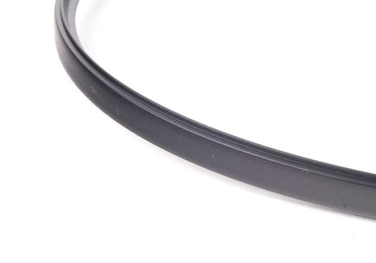 Moldura inferior de ventana OEM 51311968448 para BMW E30. Color negro. Original BMW.