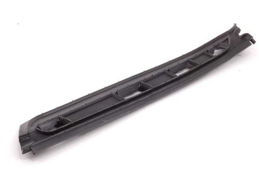 Embellecedor pilar delantero derecho OEM 51337119718 para MINI R50, R53. Pieza original MINI. Ideal para sustituir moldura exterior del pilar A lado acompañante.