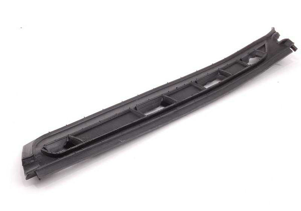 Embellecedor pilar delantero derecho OEM 51337119718 para MINI R50, R53. Pieza original MINI. Ideal para sustituir moldura exterior del pilar A lado acompañante.