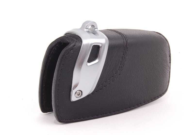 BMW OEM key cover 82292219911 compatible with models F20, F21, F22, F23, F45, F30, F31, F34, F80, F32, F33, F36, F82, F83, F07, F10, F11, F06, F12, F13, F01 , F02, F25, F26, F85 und F86. Original BMW.