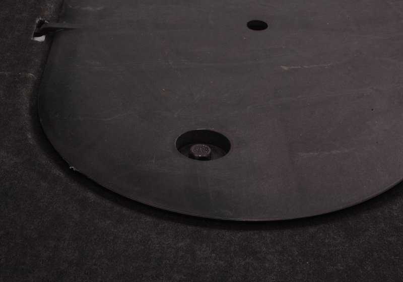 Protección inferior central OEM 51757138611 para BMW Serie 5 {E60, E60N, E61, E61N}. Pieza original BMW.