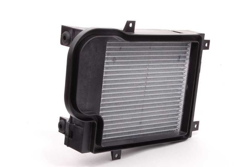 OEM -Kältemittel Kühler 17117586544 für BMW X5 E70, E70N und X6 E71, E72. Originales BMW -Stück für das Motorkühlsystem.