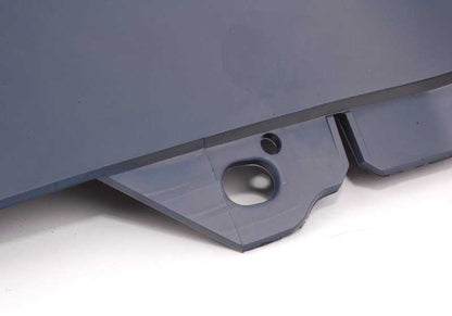 Impressão do difusor traseiro OEM 51127897215 para BMW E60, E61 (520D com motores M47 e N47, mudança manual/automática). Compatível entre 2005 e 2009. BMW original.
