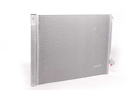 Air conditioning condenser with dryer for BMW E70, F15, E71, F16 (OEM 64509239992). Original BMW.