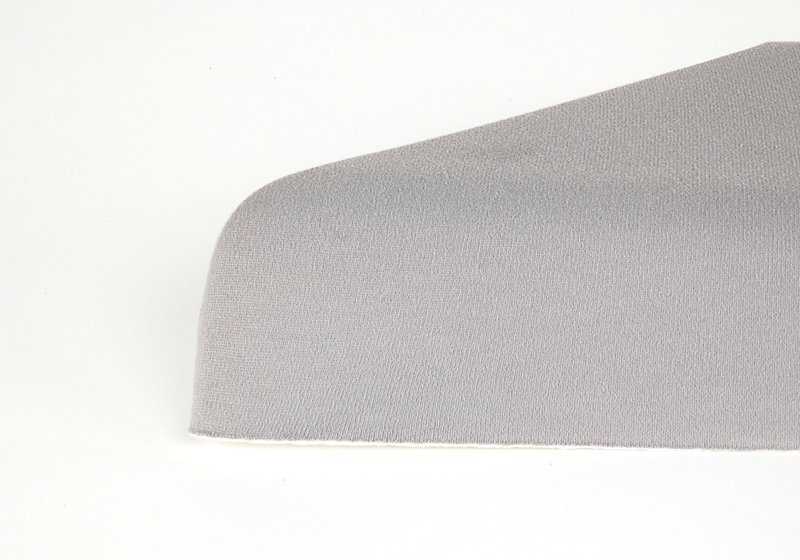 Paramento columna trasera derecha OEM 51438222628 para BMW E46 316Ci, 316i, 318Ci, 318i. Color Hellgrau. Original BMW.