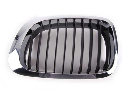 Rejilla embellecedora izquierda OEM 51138208683 para BMW E46. Original BMW.
