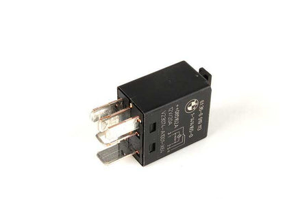 Relé conmutador negro para BMW Serie 1 E81, E82, E87, E88; Serie 3 E90, E91, E92, E93; Serie 5 F07, F10, F11; Serie 6 F12, F13; Serie 7 F01, F02, F04; X3 F25; X4 F26; X5 E70; X6 E71; Z4 E85 (OEM 61316919113). Original BMW