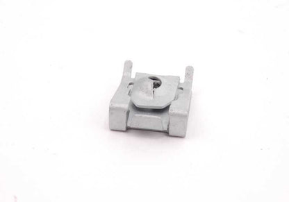 Clips de fijación OEM 51717065773 para BMW (modelos compatibles: F20, F21, F22, F23, F30, F31, F34, F35, F36, F80, G20, G21, F32, F33, F82, F83, G23, F07, F10, F11, F18, F06, F12, F13, F01, F02, F04, G11, G12, F91, F92, F93, G14, G15, G16, E84, F48,