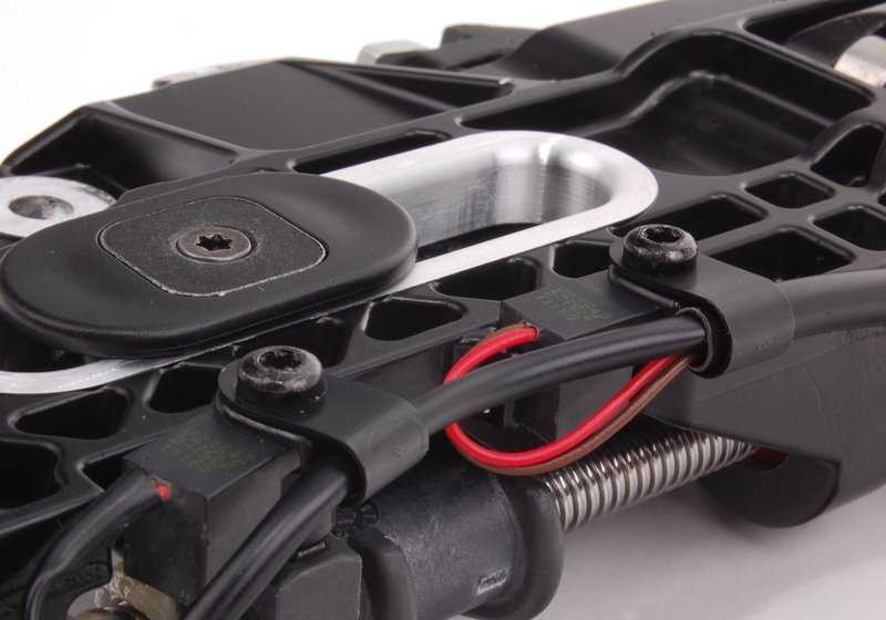 Cierre izquierdo OEM 54347156985 para BMW E64, E64N. Original BMW.