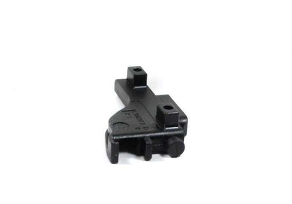 Guía de cambio izquierda OEM 54107039732 para MINI R50 y R53 (modelos One y Cooper, cambio manual/automático). Pieza original MINI.