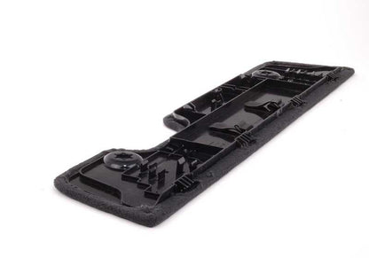OEM Toolbox 51498133132 pour BMW E34. Accessoire BMW d'origine, installé dans le coffre. Idéal pour transporter des outils organisés et sûrs. Couleur anthracite BMW originale.