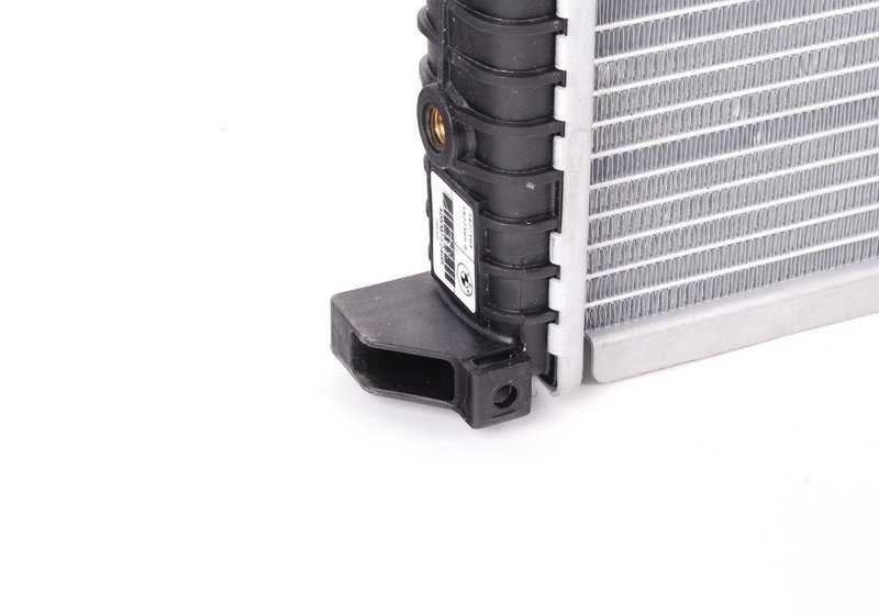 Radiateur de réfrigérant pour les séries BMW et les modèles disponibles (OEM 17111427165). BMW d'origine
