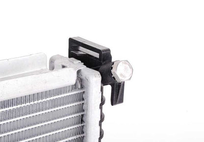 Radiateur de réfrigérant pour les séries BMW et les modèles disponibles (OEM 17111427165). BMW d'origine