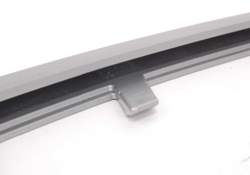 Tapa embellecedora izquierda OEM 51117203795 para BMW Z4 E89 sDrive18i, sDrive20i y sDrive23i. Compatible con cambios manuales y automáticos. Años 2009 a 2016. Original BMW.