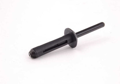 Remache 6x25mm OEM 51118047458 pour BMW E90, E90N, E91, E91N, F30, F31, F35. BMW d'origine. Idéal pour les fixations corporelles, les pièces pare-chocs ou aérodynamiques.