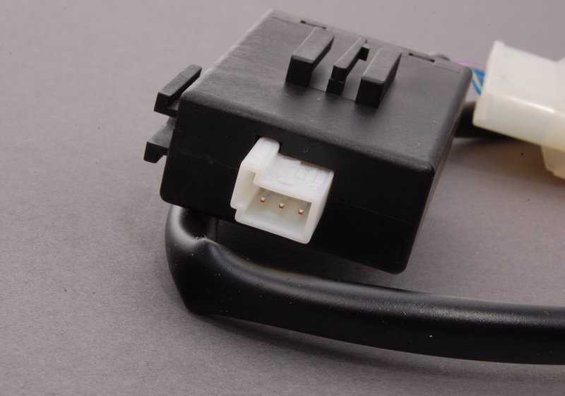 Interface de controle de velocidade para BMW Z8 E52 (OEM 65718380054). BMW original