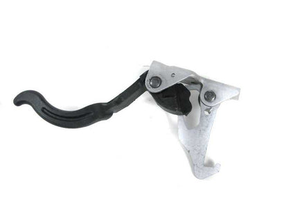 Gancho de seguridad del capó OEM 51238238459 para BMW E46. Pieza original BMW.