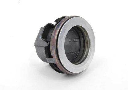 OEM full clutch kit 2121282667 for BMW E46. It includes all the necessary components (disc, maza and bearing). Diameter 240mm. Original BMW.