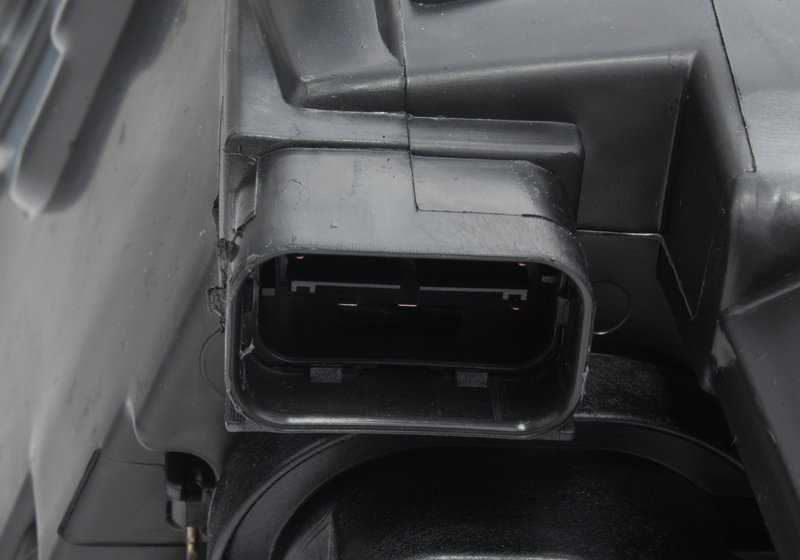 Faróis direitos para BMW E90, E91 (OEM 63116942726). BMW original