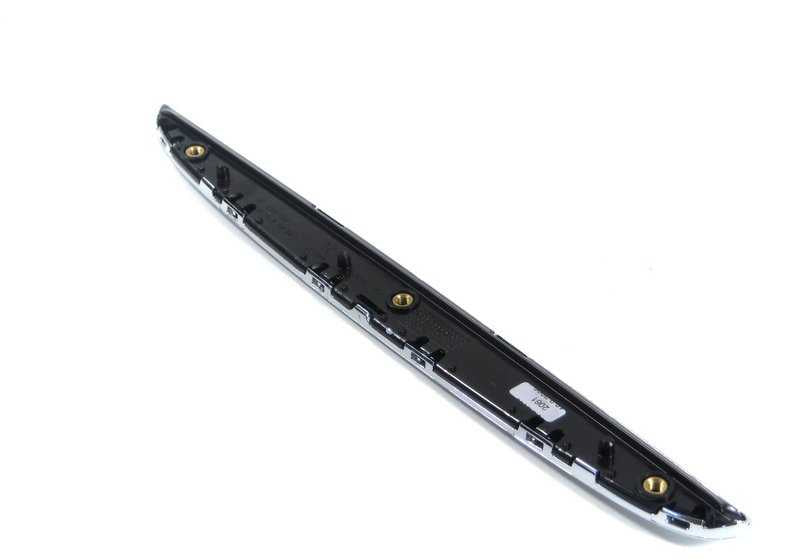Moldura capó izquierda OEM 51137117241 para BMW Serie 3 E90, E91. Original BMW.