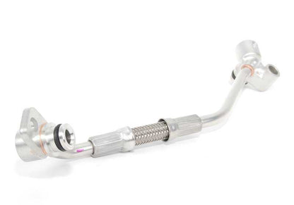 Tubería de aceite de turbo (conducto de alimentación) OEM 11427562798 para BMW E82, E88, E90, E90N, E91, E91N, E92, E92N, E93, E93N, E60N, E61N, F01, F02, E71, E89. Original BMW.