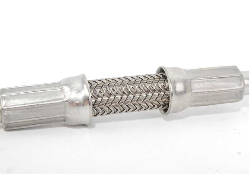 Tubería de aceite de turbo (conducto de alimentación) OEM 11427562798 para BMW E82, E88, E90, E90N, E91, E91N, E92, E92N, E93, E93N, E60N, E61N, F01, F02, E71, E89. Original BMW.