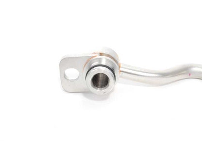 Tubería de aceite de turbo OEM 11427562797 para BMW E82, E88, E90, E91, E92, E93, E60, E61, F01, F02, E71, E89. Conector de alimentación de aceite turbo para motores N54. Original BMW.