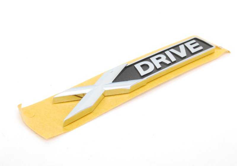 Emblema BMW XDRive per la serie F: F20, F21, F22, F23, F30, F31, F32, F33, F36, F07, F10, F35, F06, F12, F13. BMW originale.