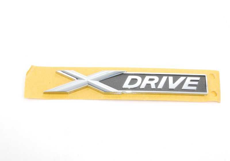 Emblema BMW XDRive per la serie F: F20, F21, F22, F23, F30, F31, F32, F33, F36, F07, F10, F35, F06, F12, F13. BMW originale.