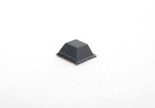 Tope de goma OEM 51318216471 para BMW E39, E52, E53. Pieza original BMW para montaje en molduras o cristales, mejora el ajuste y evita vibraciones. Compatible con varios modelos de la serie 5 y X5. Original BMW.
