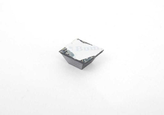 Tope de goma OEM 51318216471 para BMW E39, E52, E53. Pieza original BMW para montaje en molduras o cristales, mejora el ajuste y evita vibraciones. Compatible con varios modelos de la serie 5 y X5. Original BMW.