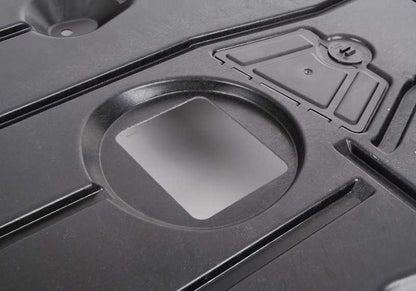 OEM 51758046494 Coperchio protettivo motorio per BMW E82. BMW di riserva originale. Ideale per proteggere il vano motore sporco e possibili danni.