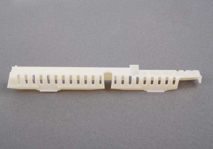 OEM 54107297788 DÉFRAINE D'EAU DE L'EAU pour BMW E91, E91N, E61, E61N, E83, E83N, E53. Pièce BMW originale.