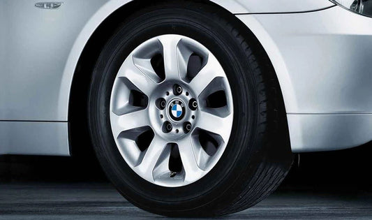 Llanta de aleación diseño Estrella 115 OEM 36116758774 para BMW E60, E61. Original BMW.