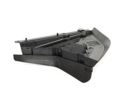 OEM in basso a destra OEM 51717203952 per BMW E63, E64 (630i con motore N52K e N53, cambiamento manuale e automatico, trazione posteriore). Coperture a basso motore. BMW originale.