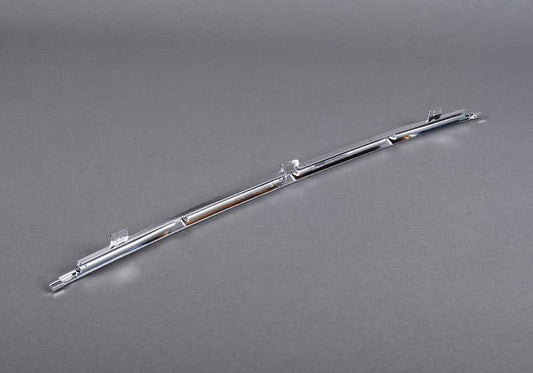 Embellecedor izquierdo salpicadero OEM 51118226558 para BMW E39. Original BMW.