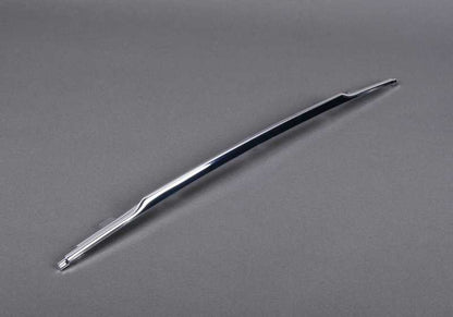 Embellecedor izquierdo salpicadero OEM 51118226558 para BMW E39. Original BMW.