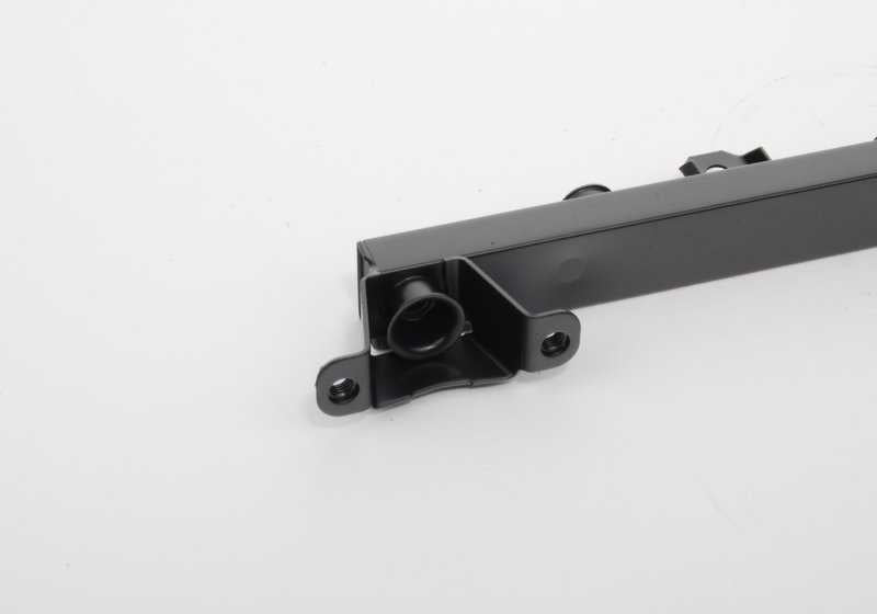 Tubo di iniezione OEM 13531717073 per la serie BMW 3 E30 e 5 serie E28. BMW originale.