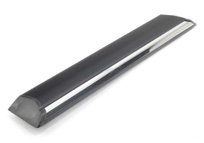 Moldura lateral delantera izquierda OEM 51131839137 para BMW E24. Original BMW.