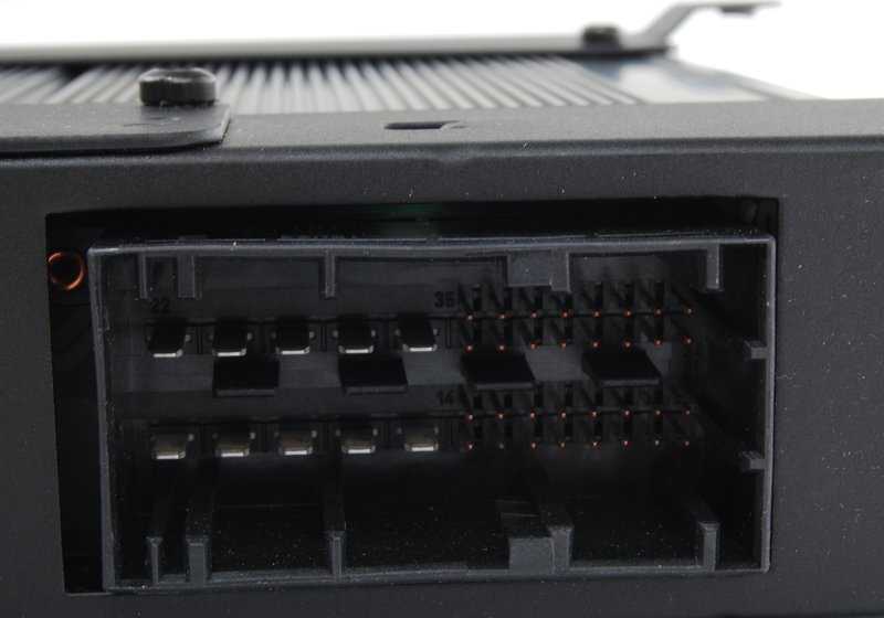 Amplificatore audio Hifi Harman Kardon OEM 65126946985 per BMW E46 {All compatibili Modelli: 316CI, 318CI} BMW originale.